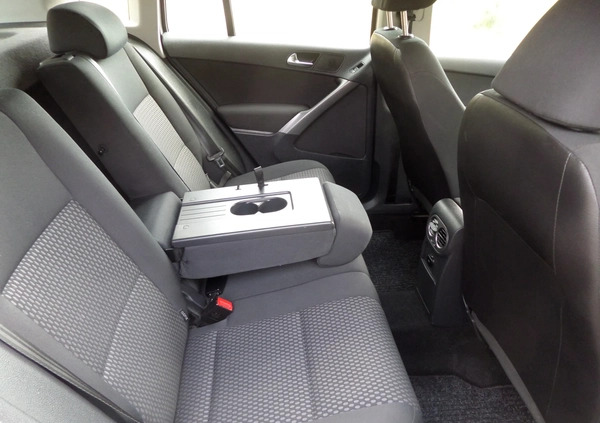 Volkswagen Tiguan cena 36900 przebieg: 120476, rok produkcji 2009 z Świdwin małe 172
